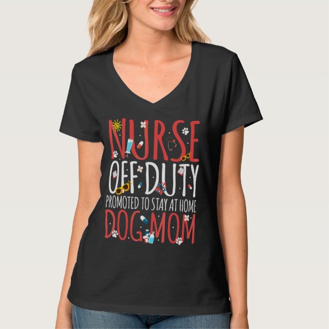 Camiseta Enfermeira Do Dever Promoveu O Cachorro Para A Ref (Frente)