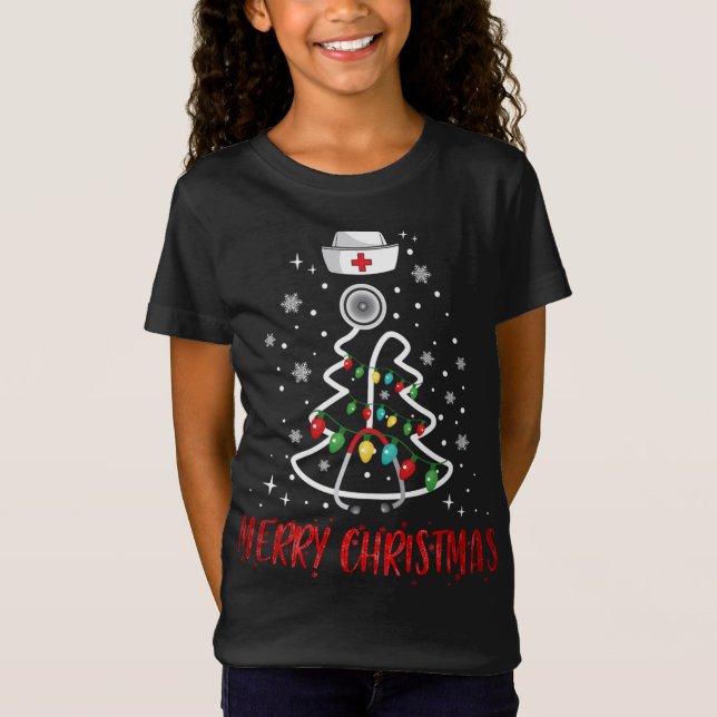 Camiseta Enfermeira Feliz de Natal Stethoscope Tree Lights  (Frente)