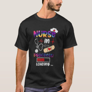 Camiseta Enfermeira Fofa em Progresso Carregando Futuro Enf