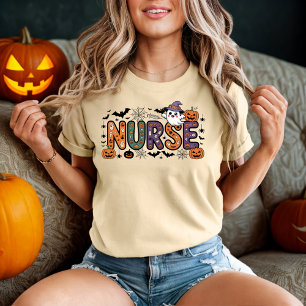 Camiseta Enfermeira Halloween Cartoon Spooky Letters Design