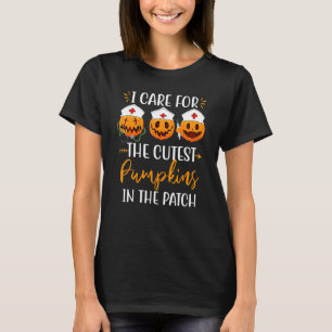 Camiseta Enfermeira Halloween Eu Cuido Das Abóboras Mais Fo