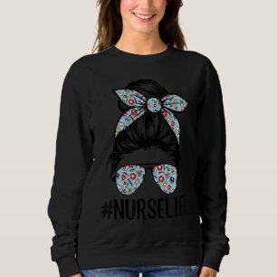 Camiseta Enfermeira Messy Bun Enfermando A Vida Rn Lpn Cna 