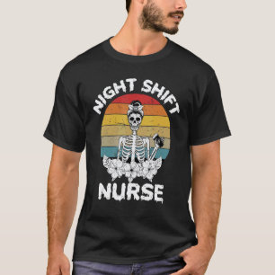 Camiseta Enfermeira Noturna Divertida Esqueleto Halloween R