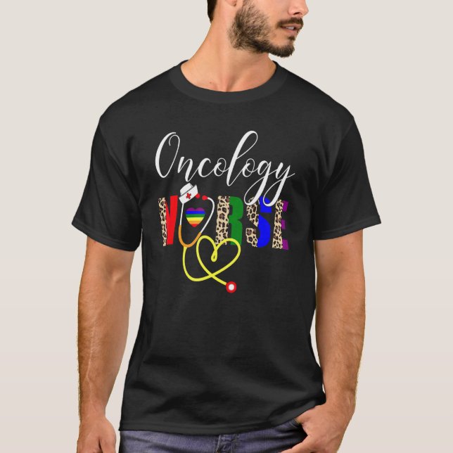 Camiseta Enfermeira Oncologia Stethoscope Lgbt Flag Les Org (Frente)