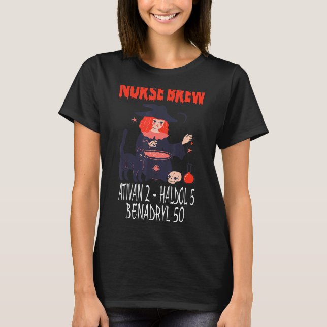 Camiseta Enfermeira Spooky Brew Ativan 2 Haldol 5 Benadryl  (Frente)