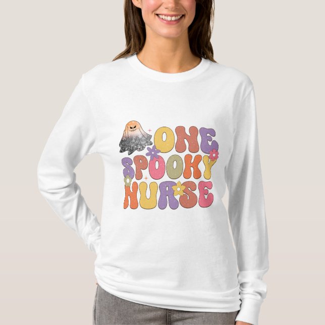 Camiseta Enfermeira Spooky Halloween Longa Sleeve (Frente)