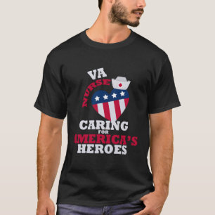 Camiseta Enfermeira Va Cuidando Dos Heróis Americanos Flag 