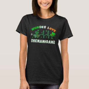 Camiseta Enfermeiras Amam Travessuras Dia de São Patrício E