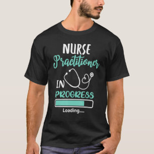 Camiseta Enfermeiro Em Curso Carregando Ruas De Formação