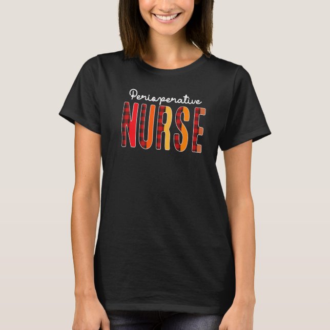 Camiseta Enfermeiro Perioperatório Xadrez Vermelho Amor Cor (Frente)