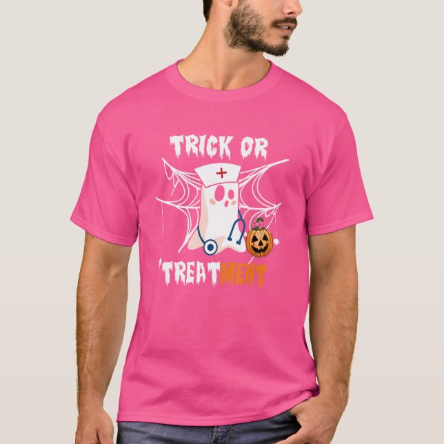 Camiseta Enfermeiro Trick Ou Tratamento De Halloween (Frente)