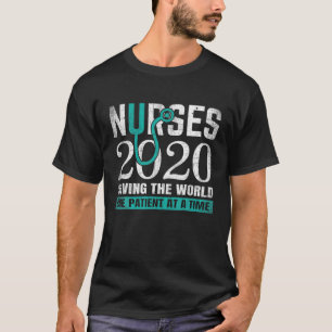 Camiseta Enfermeiros 2020 Salvando O Nur Clínico RN Engra