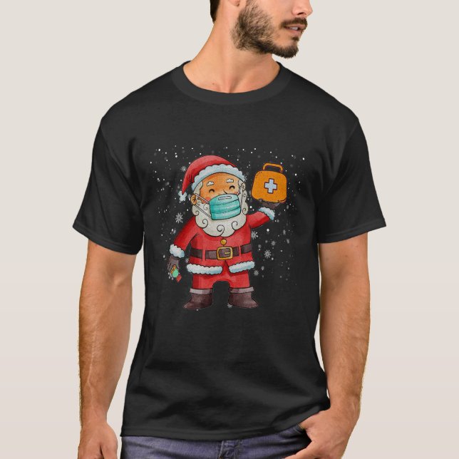 Camiseta Enfermeiros De Natal Com Estetoscópio E Seringa (Frente)