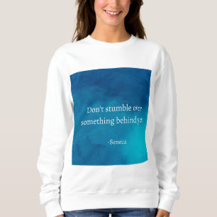 Camiseta Enfoque-se para frente, não tropece no passado