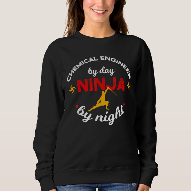 Camiseta Engenheiro Químico de Dia Ninja à Noite (Frente)