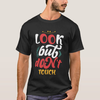 Camiseta engraçada com citação tipográfica "Olhe M