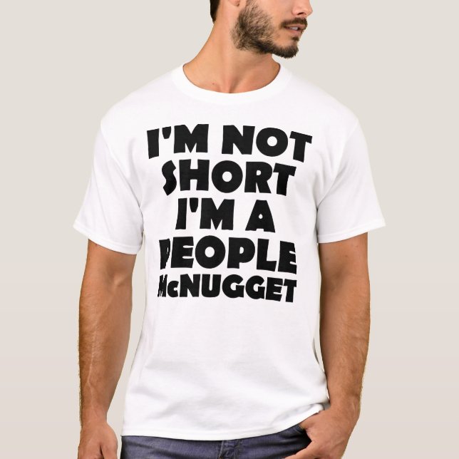 Camiseta engraçada com detalhe para pessoas baixas (Frente)