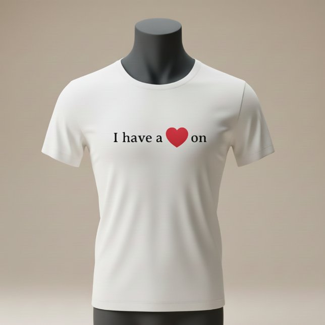 Camiseta engraçada com o trocadilho “Eu tenho um c (Criador carregado)