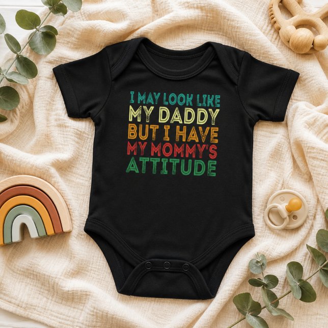 Camiseta engraçada de mamãe e papai para bebê com  (Criador carregado)