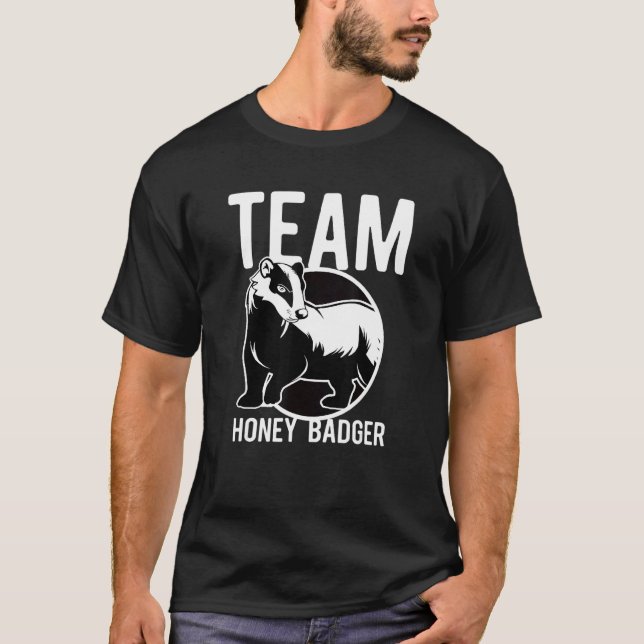 Camiseta Engraçada Mel Badger Courage Animal Guesswork Mart (Frente)