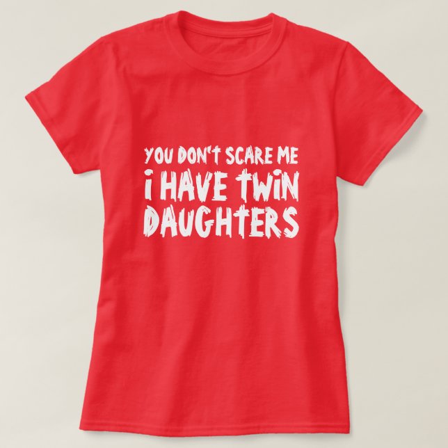 Camiseta engraçada para mães que têm filhas gêmeas (Frente do Design)