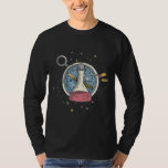 Camiseta Engraçado С história da Science Pun<br><div class="desc">Engraçado С química Science Pun design ilustra uma bússola,  elementos químicos,  frasco de laboratório e átomos com moléculas. Presente perfeito para criança,  homem e mulher que ama química,  ciência,  biologia,  física.</div>