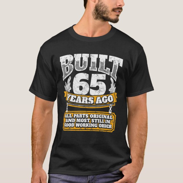 Camiseta Engraçado 65.º aniversário B Dia de Presente Dizen (Frente)