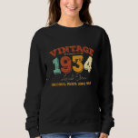 Camiseta Engraçado 91 Anos De Idade 1934 Vintage 91ruas Ani<br><div class="desc">Celebre em estilo com este design de aniversário personalizado. Perfeito para aniversários de todas as idades, do marco 21rua, 30, 40º, 50º e além. Projetado para se destacar, este design gráfico faz uma ideia ideal de presente de aniversário para homens e mulheres que amam roupas únicas, divertidas e personalizadas. Quer...</div>