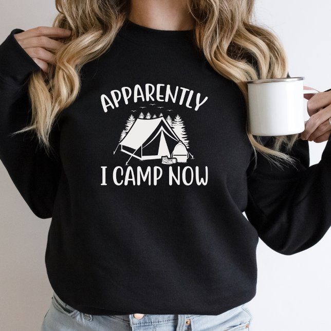 Camiseta Engraçado, Aparentemente Eu Acampo Agora Acampando (Criador carregado)