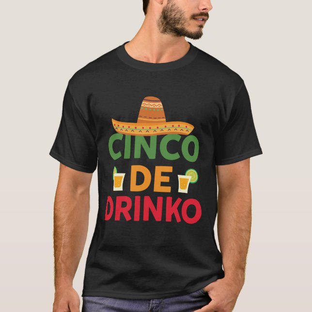 Camiseta Engraçado Bebendo Cinco de Drinko Cinco de Mayo Gi (Frente)