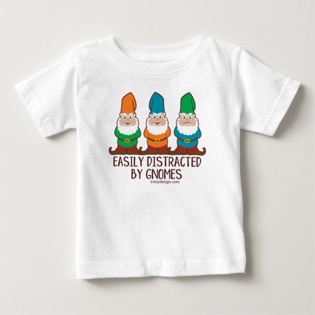 Camiseta Engraçado bonito confundido facilmente por gnomos (Frente)