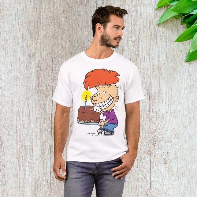 Camiseta Engraçado Cartoon Boy com Bolo de Aniversário de C (Criador carregado)