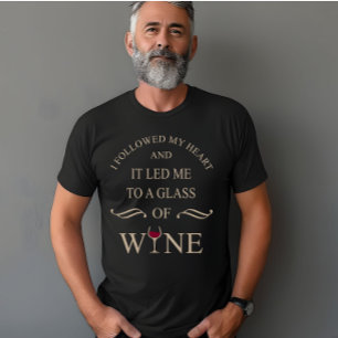 Camiseta Engraçado cita o famoso slogan do bebedor do vinho