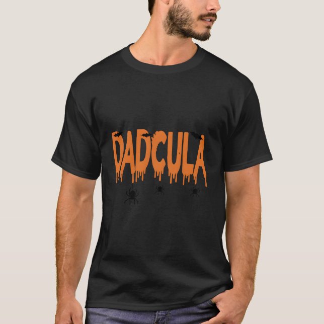 Camiseta Engraçado Dadcula Halloween Pai Drácula 2022 Mo (Frente)