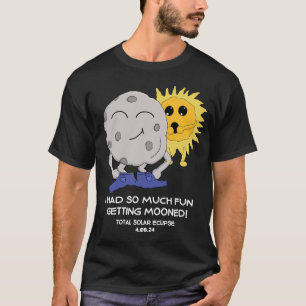 Camiseta Engraçado Eclipse 2024 Ficando Com Piada Moonada