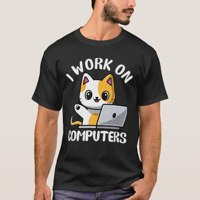 Camiseta Engraçado Laptop De Computador Gato Eu Trabalho Em (Frente)