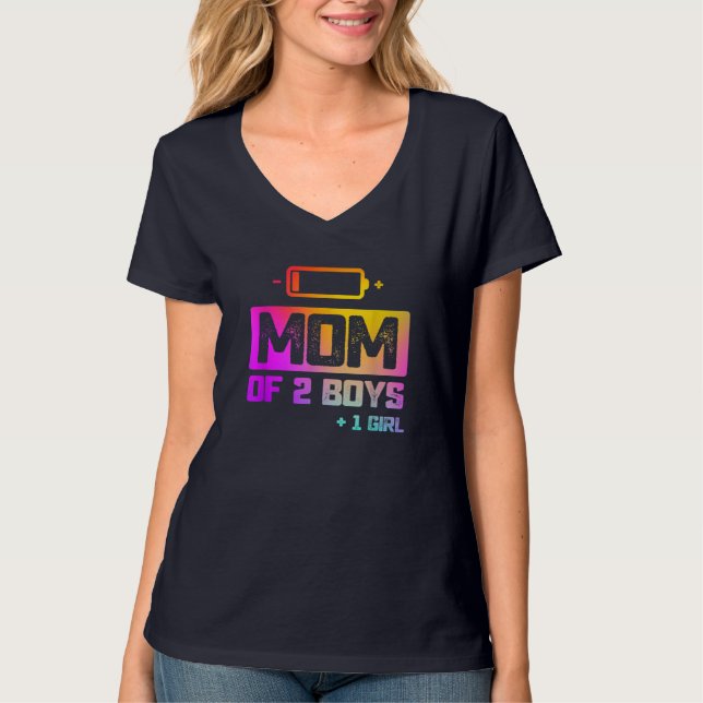 Camiseta Engraçado Mãe de 2 Meninos 1 Menina Bateria Baixa (Frente)