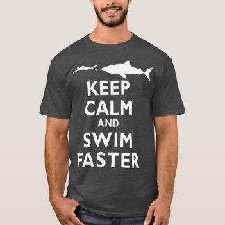 Camiseta Engraçado Manter Calma e Natação Tubarão Nadando S
