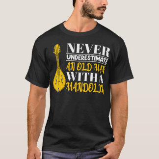 Camiseta Engraçado Nunca Subestime Um Homem Velho Com Uma M