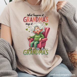 Camiseta Engraçado O que Acontece na Casa da Vovó Fica Lá