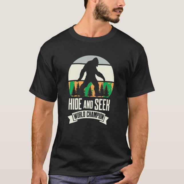 Camiseta Engraçado Ocultar e Buscar campeão mundial Sasquat (Frente)