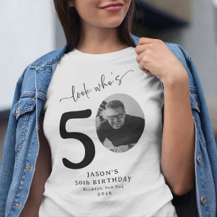 Camiseta Engraçado "Olha quem tem 50" Na moda 50º aniversár