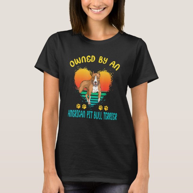 Camiseta Engraçado Pertence a um American Pit Bull Terrier  (Frente)