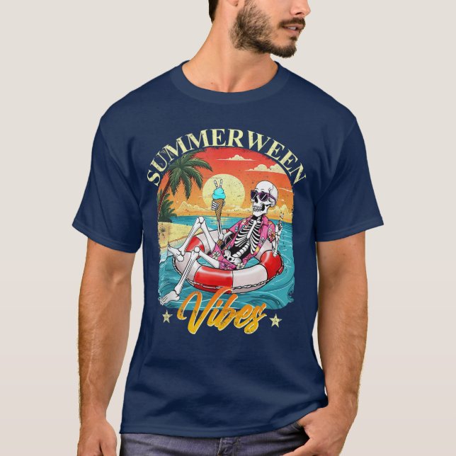 Camiseta Engraçado Summerween Vibes Skeleton Pumpkin Spooky (Frente)