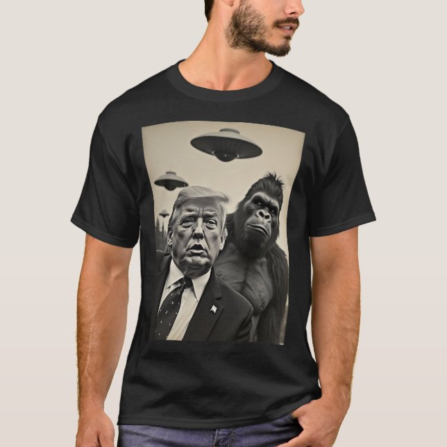 Camiseta Engraçado Trump Bigfoot Selfie Com Alienígena Estr (Frente)