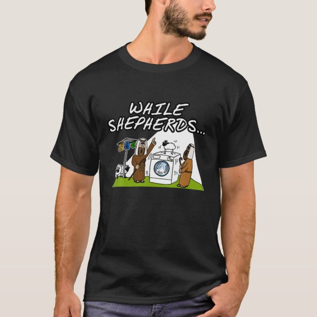 Camiseta Enquanto Shepherd Natal Natividade Lavando Ovelha  (Frente)