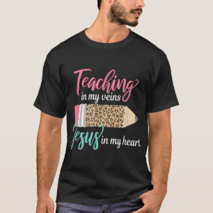Camiseta Ensinando nas minhas veias Jesus no meu coração Ch