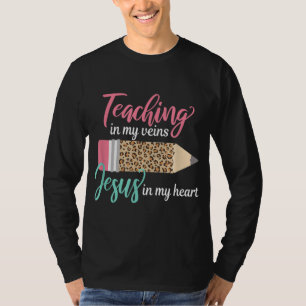 Camiseta Ensinando nas minhas veias Jesus no meu coração Ch