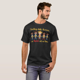 CAMISETA ENSINANDO PEQUENOS HUMANOS UM CORAÇÃO DE CADA VEZ