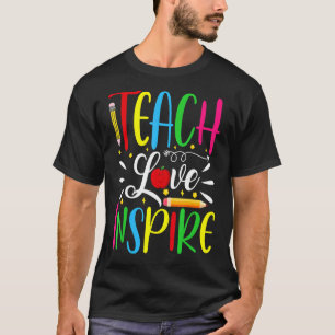 Camiseta Ensinar Amor Inspira Design de Garde Professora Co